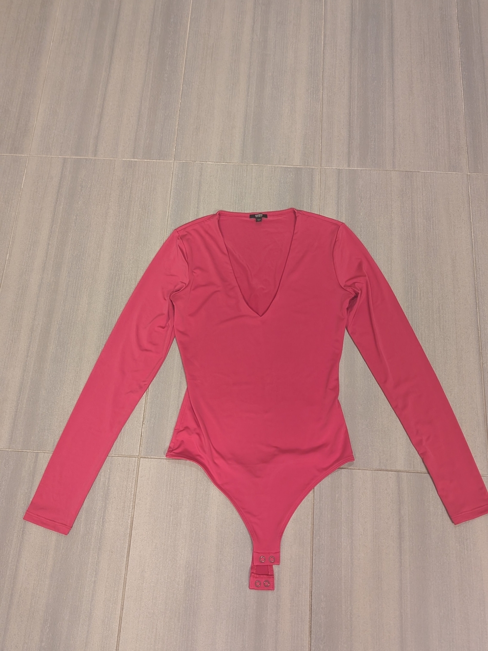 Express Long-Sleeve V-Neck Bodysuit - Hot Pink